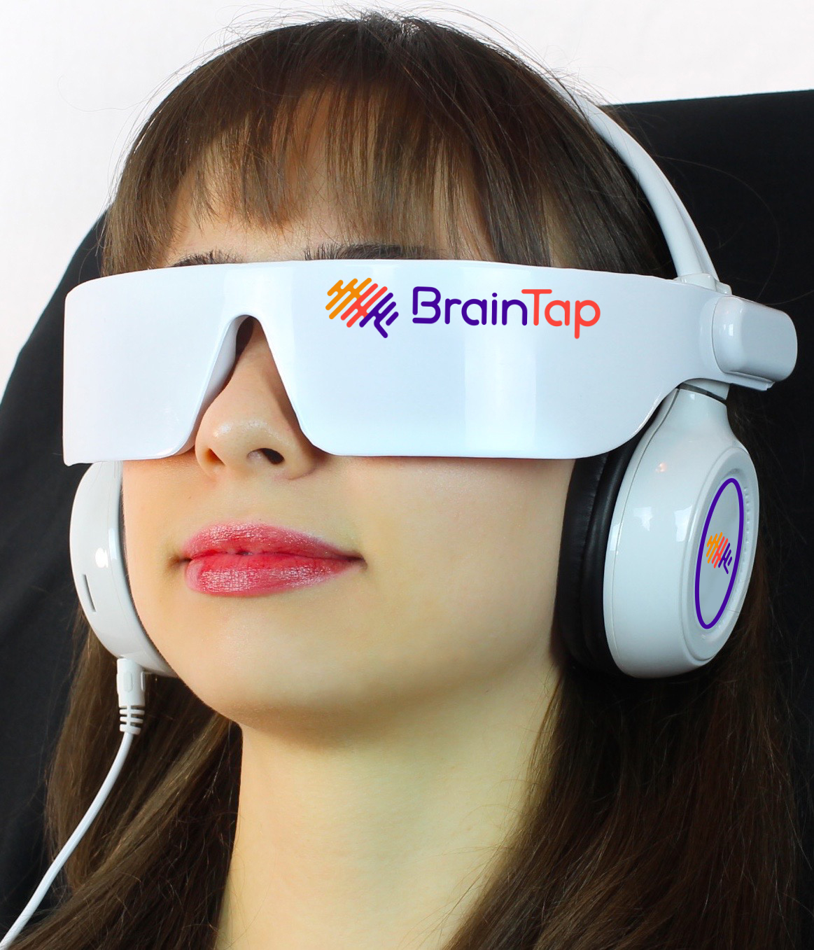 Headset-Millennial-Female